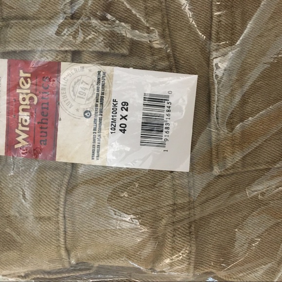 Wrangler Kaki Jeans NWT - Picture 2 of 2